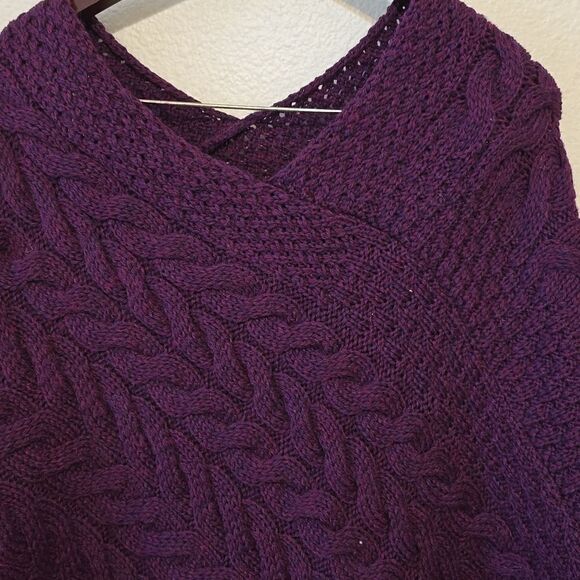 Kilronan Merino Wool V-Neck Poncho OS - Picture 1 of 9